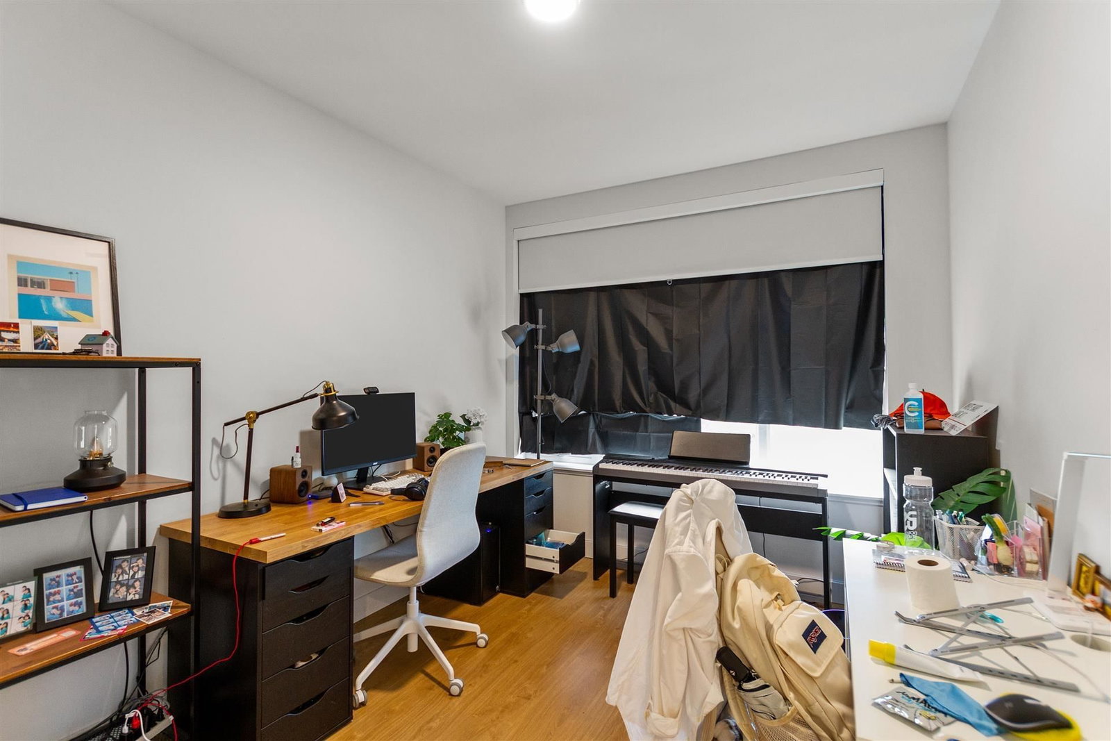 Listing Image 16