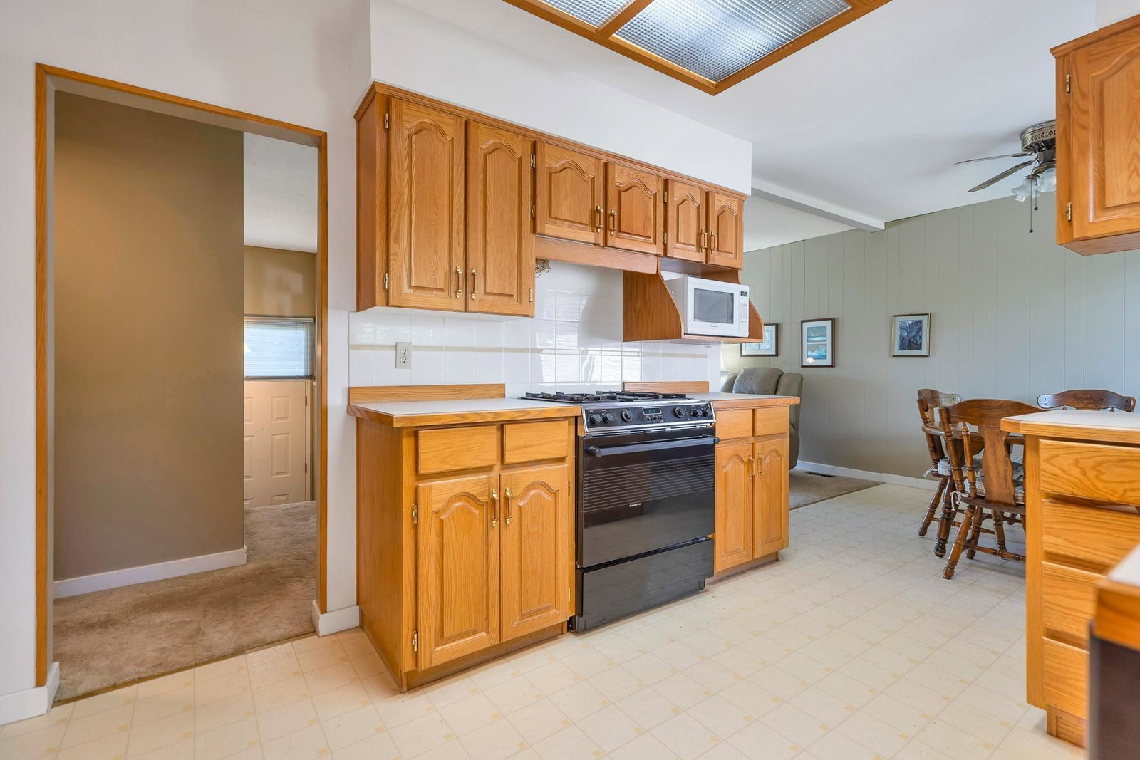 Listing Image 11
