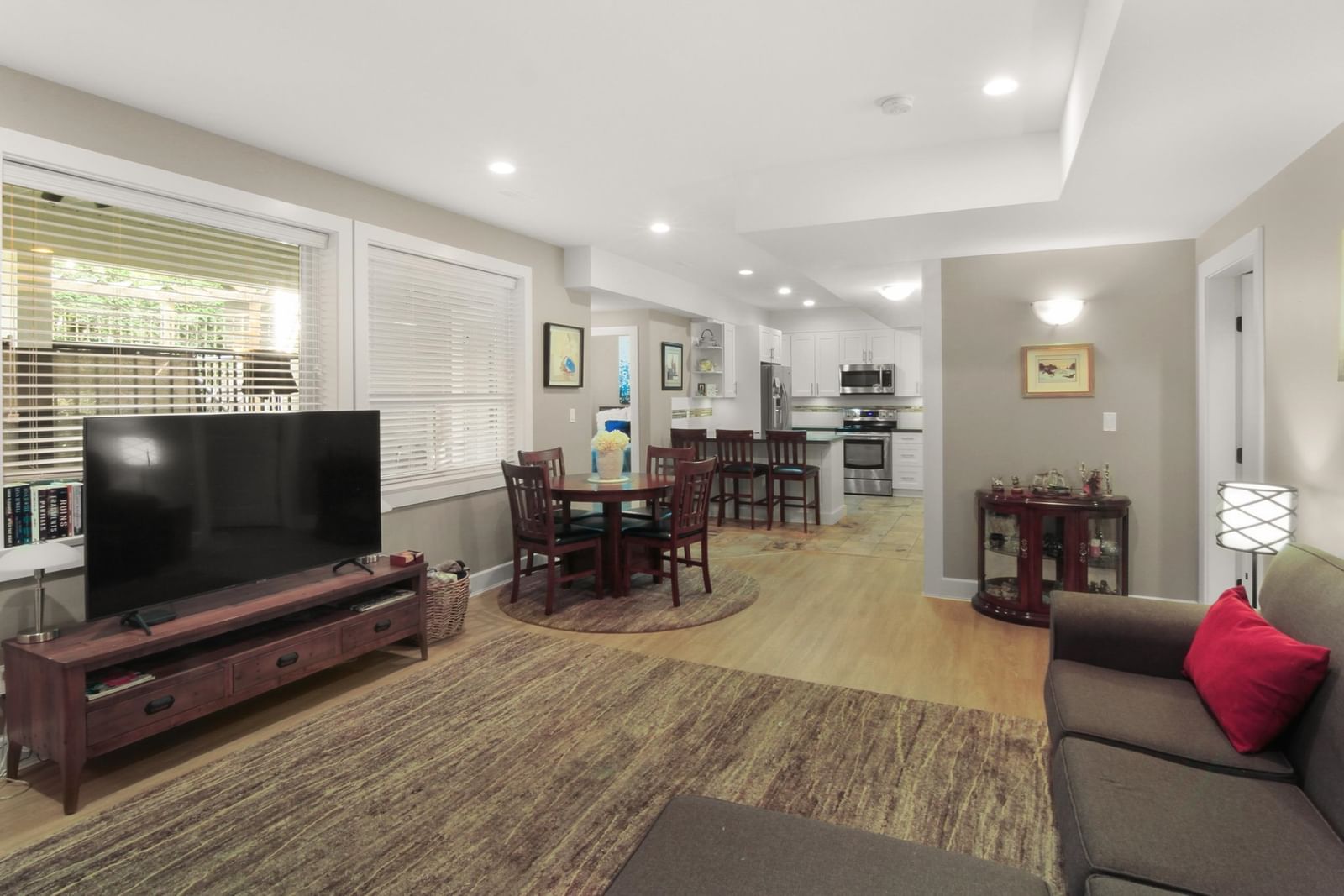 Listing Image 23
