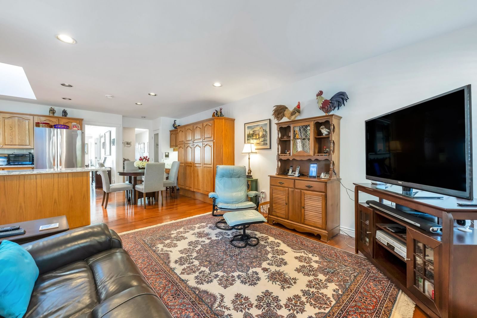 Listing Image 12