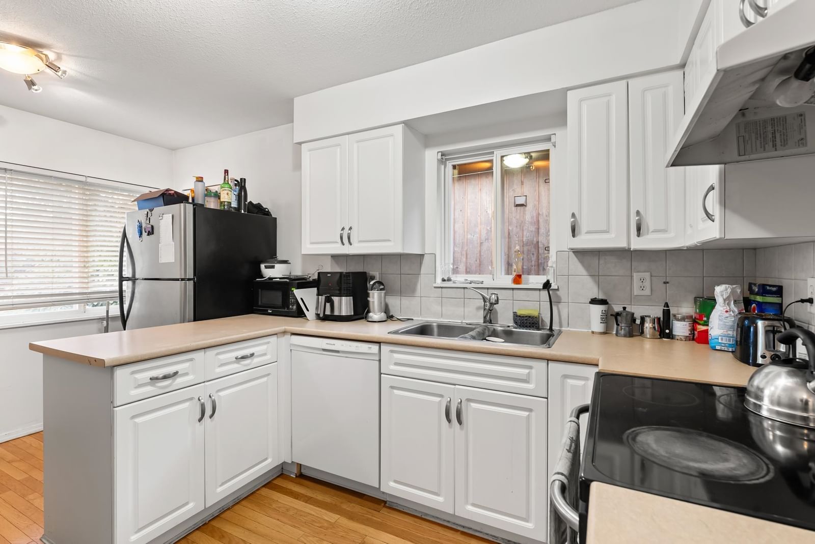 Listing Image 14