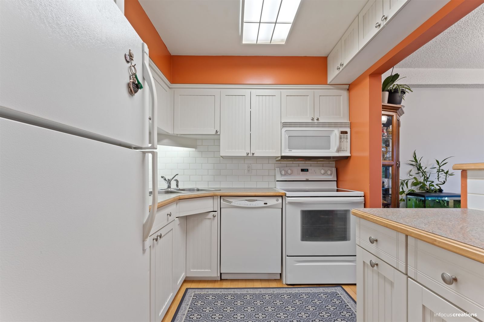 Listing Image 14