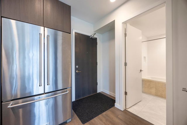 806 - 530 Whiting Way