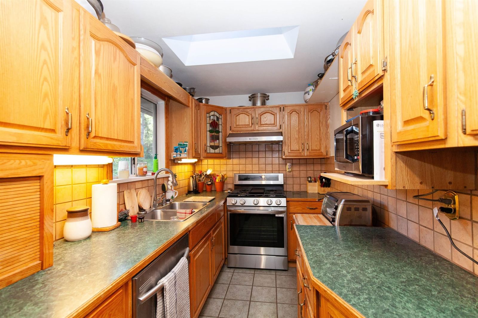 Listing Image 12