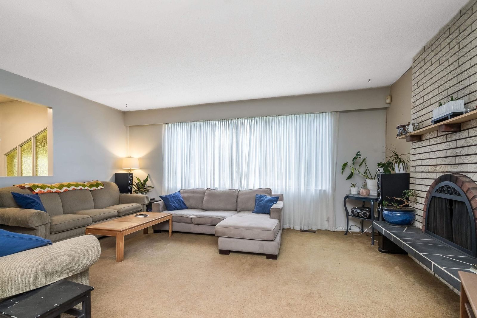 Listing Image 4