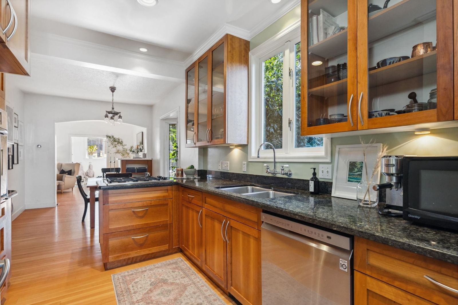 Listing Image 13