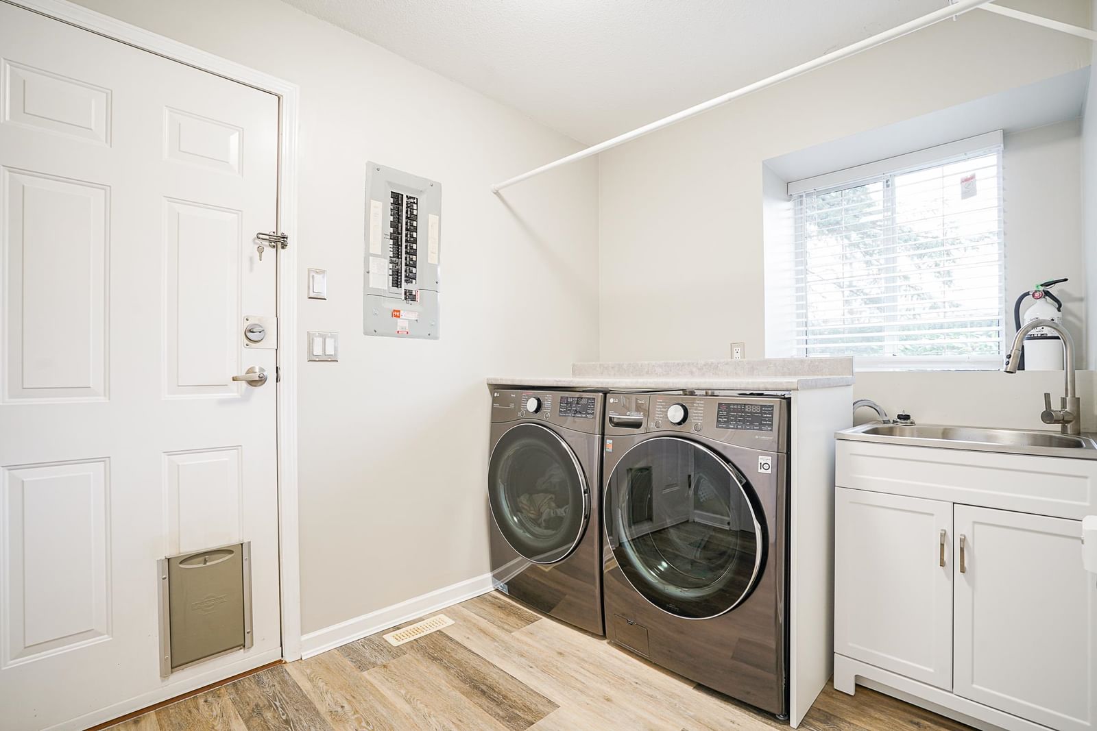 Listing Image 25
