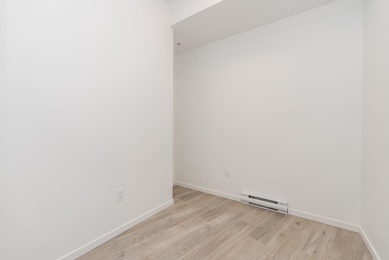 Listing Image 24
