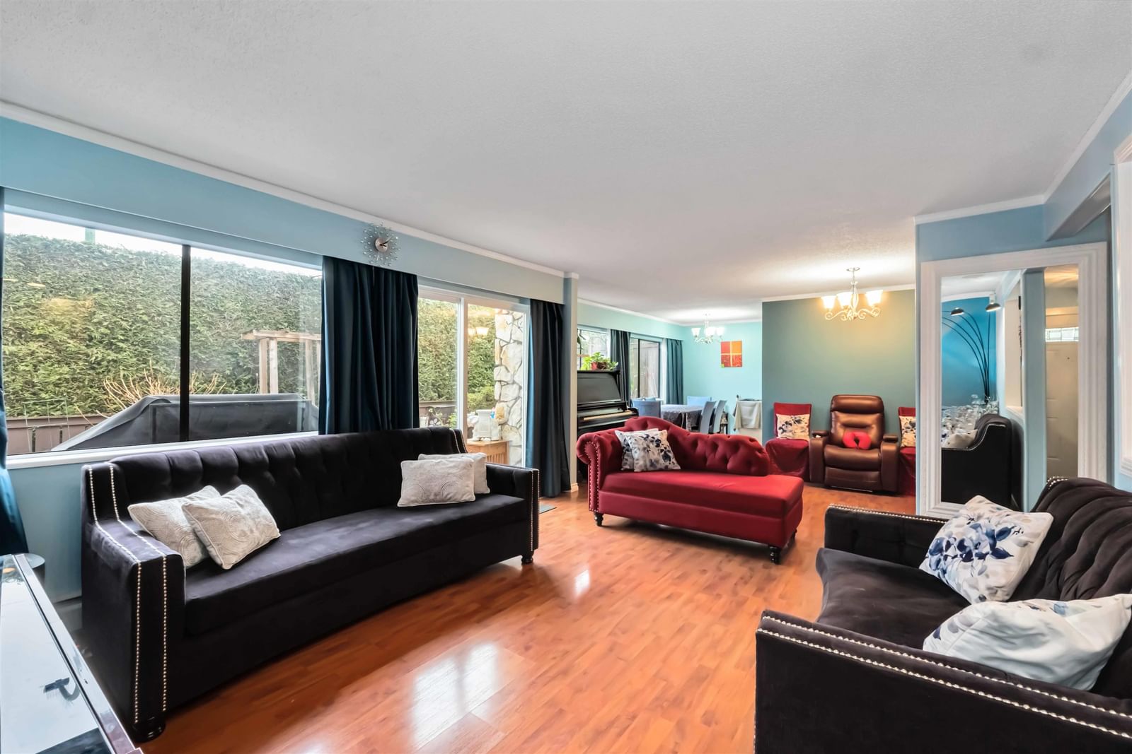 Listing Image 11