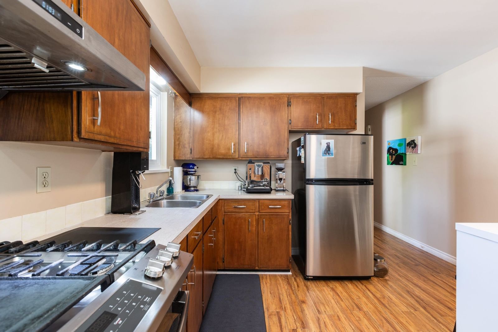 Listing Image 9