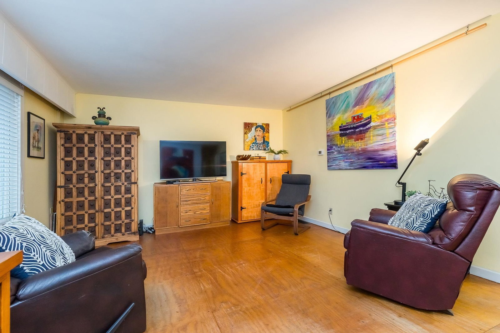 Listing Image 12