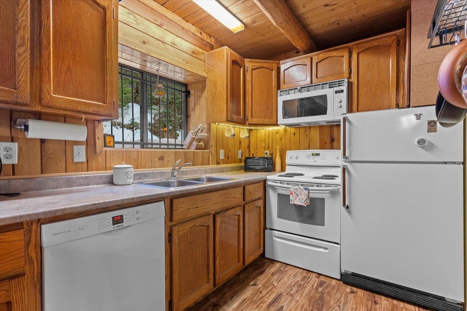 Listing Image 19