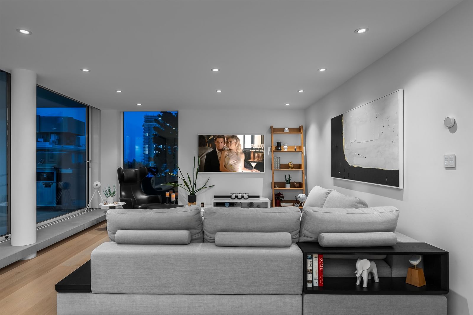 Listing Image 9
