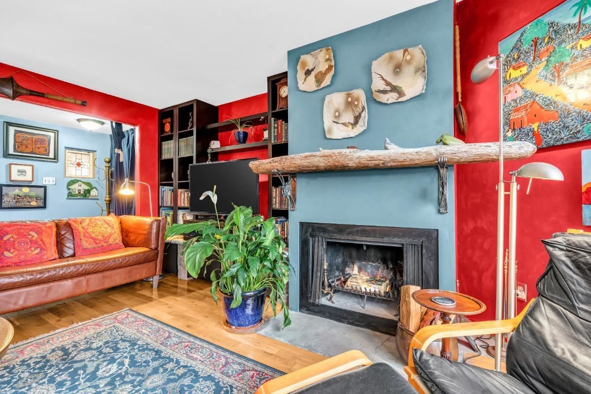 Listing Image 10