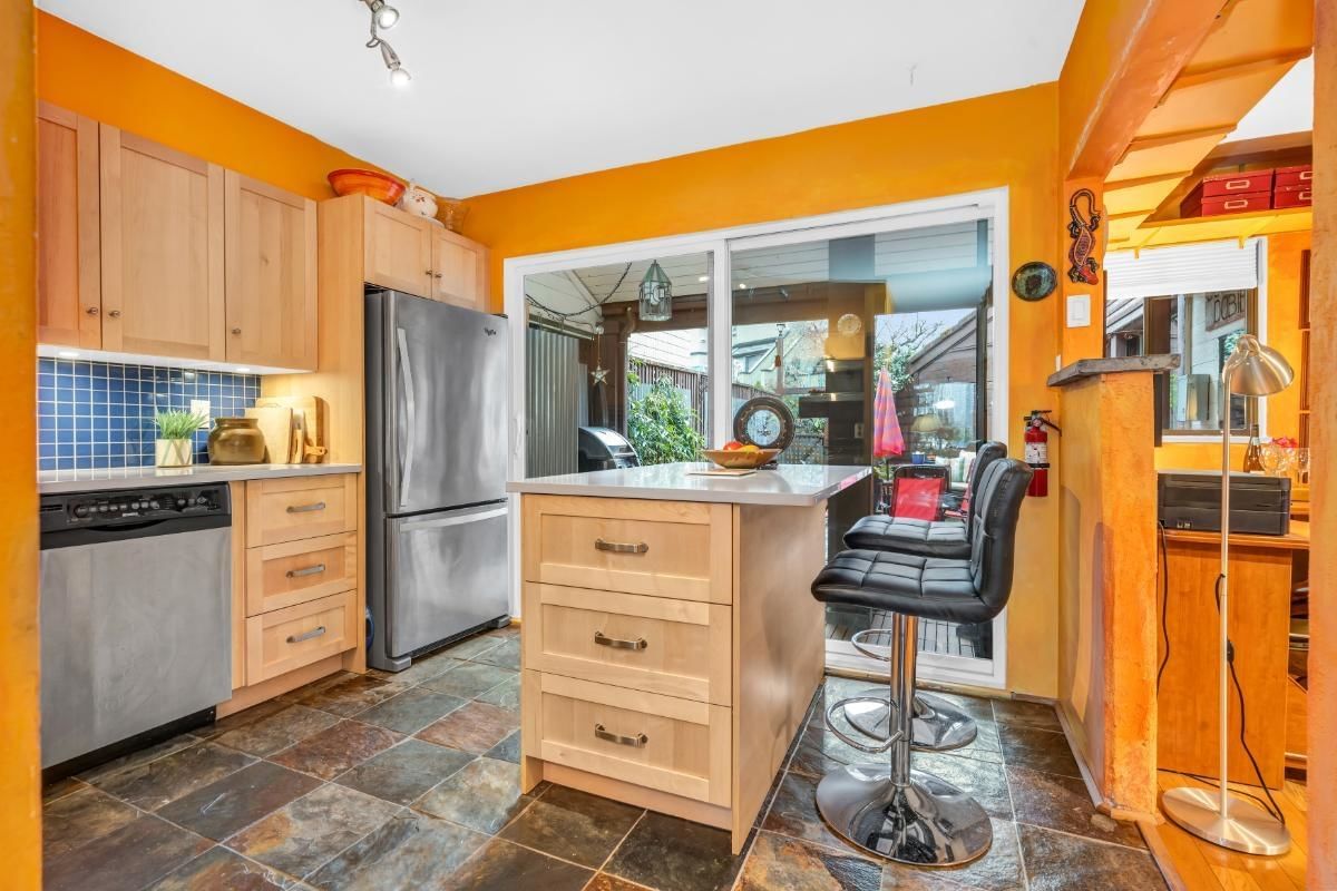 Listing Image 12