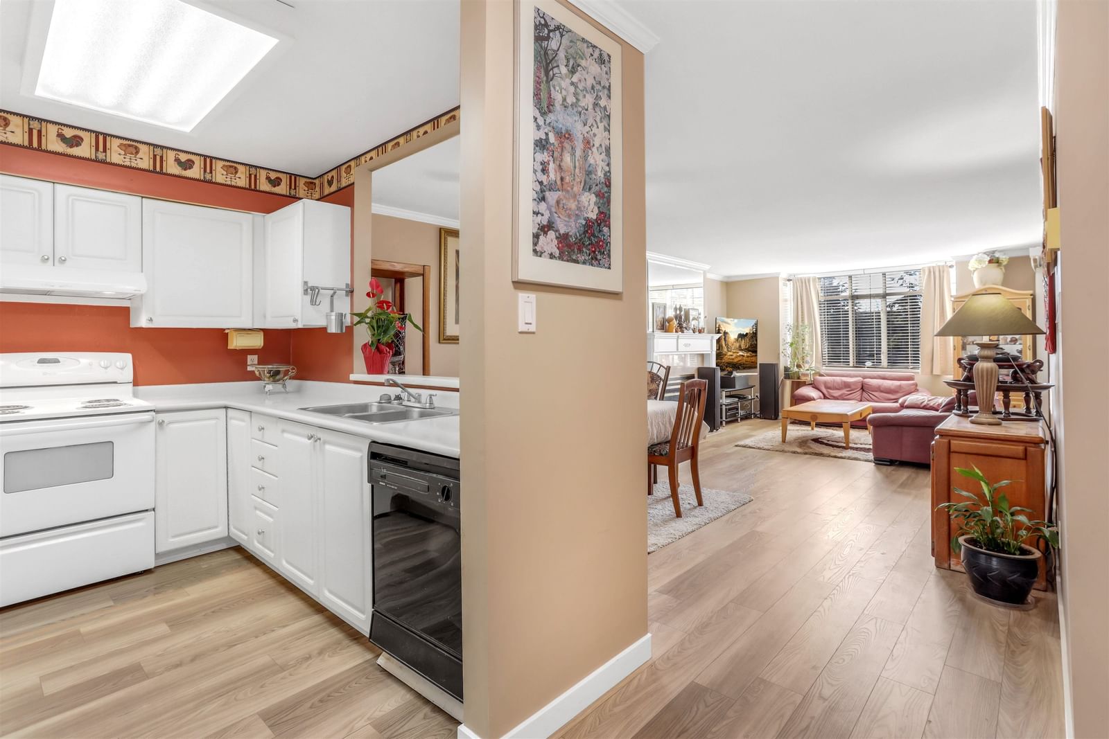 Listing Image 14
