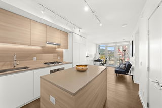 1208 - 652 Whiting Way