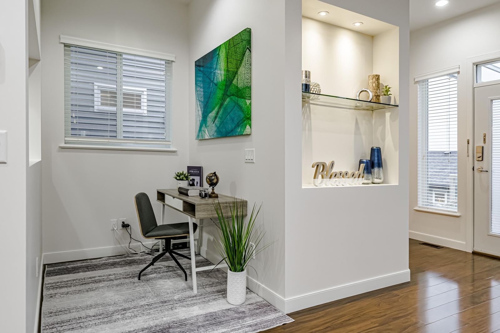 Listing Image 12
