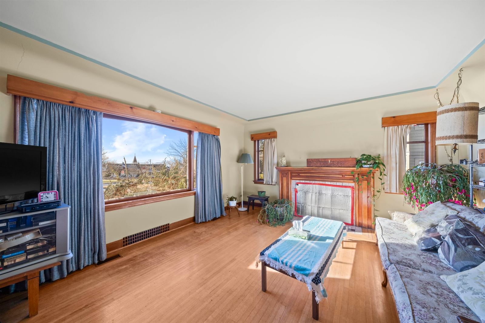 Listing Image 10