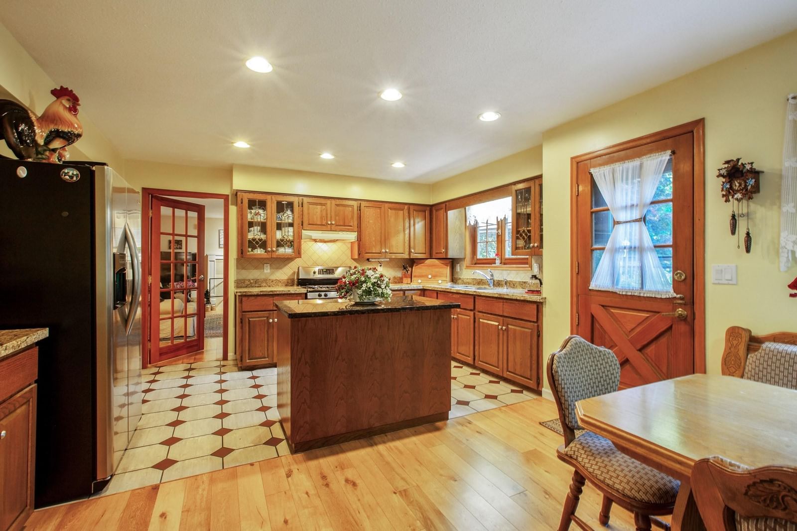 Listing Image 10