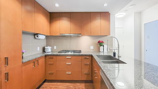 2101 - 3008 Glen Drive