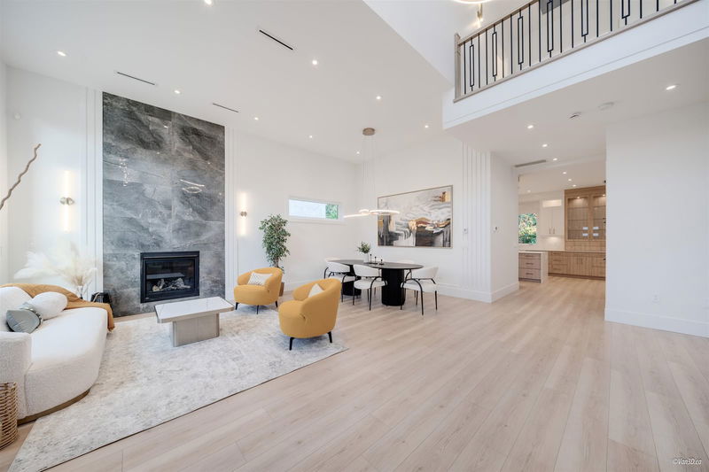 6366 193b Street, Surrey, British Columbia