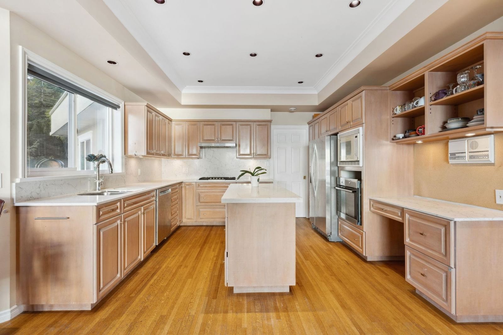 Listing Image 10