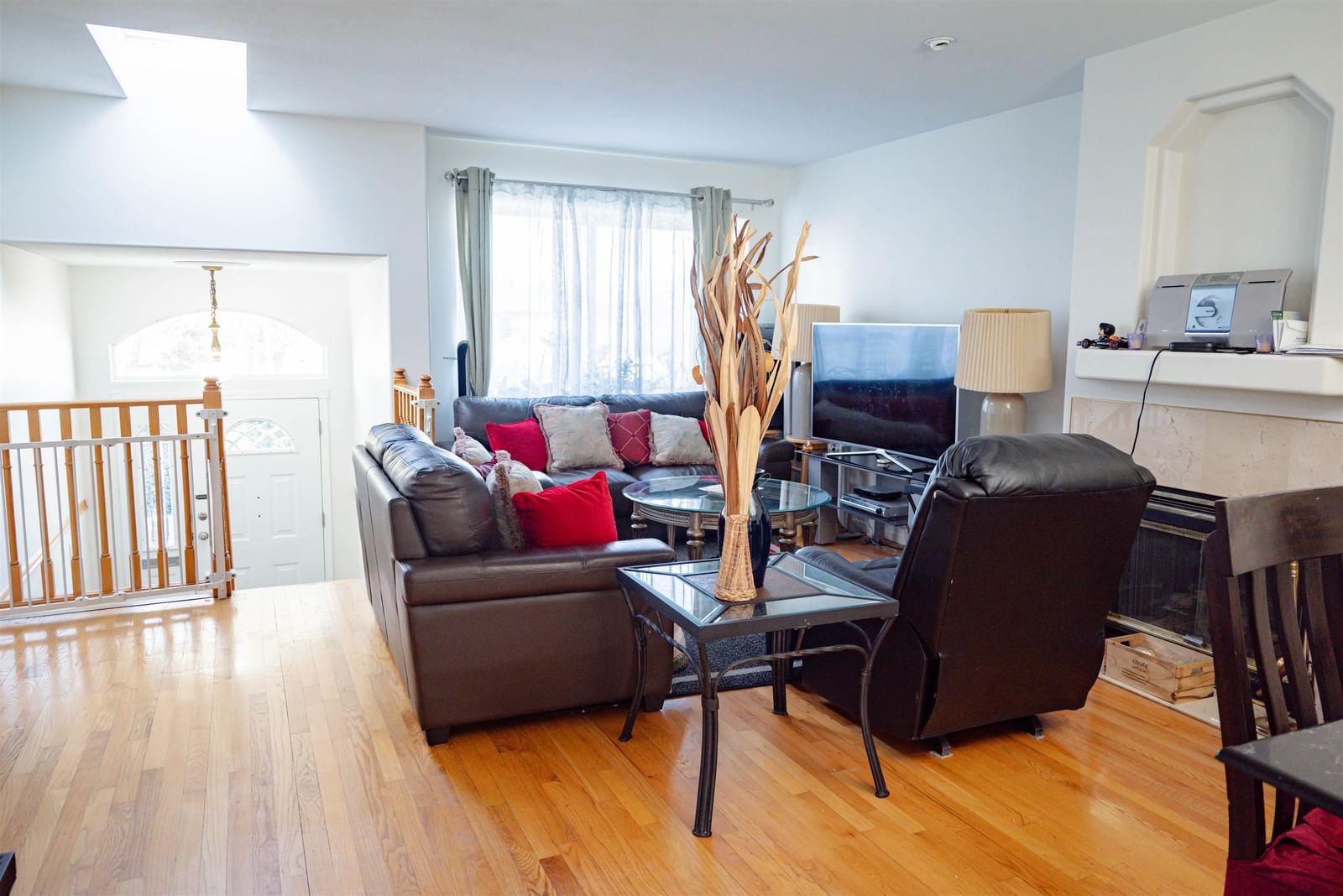 Listing Image 5