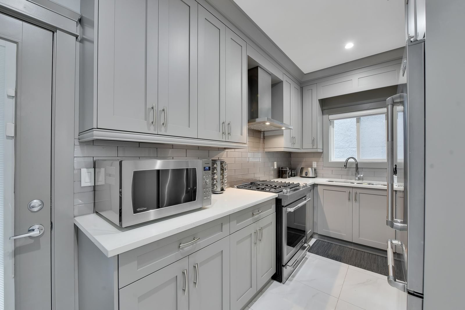 Listing Image 14