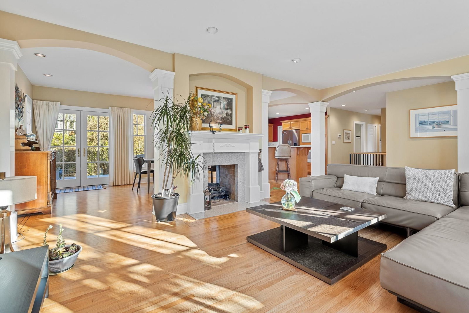 Listing Image 12