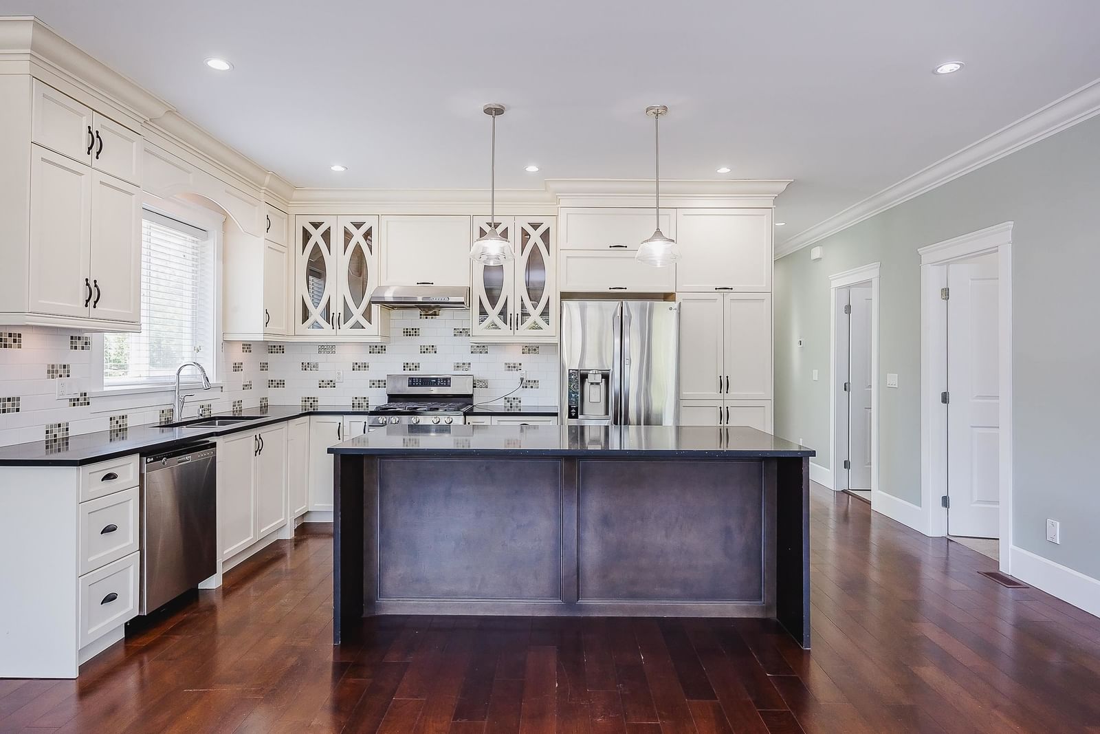 Listing Image 15
