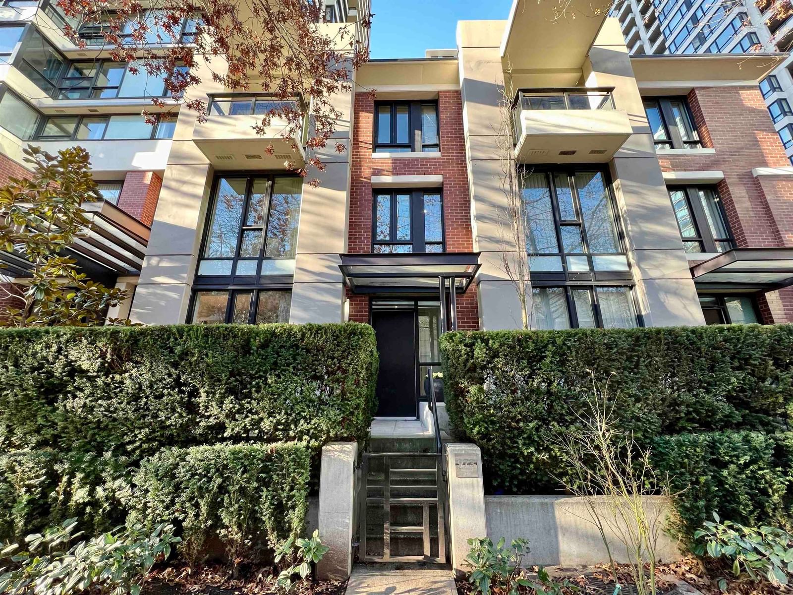 Listing Image 5