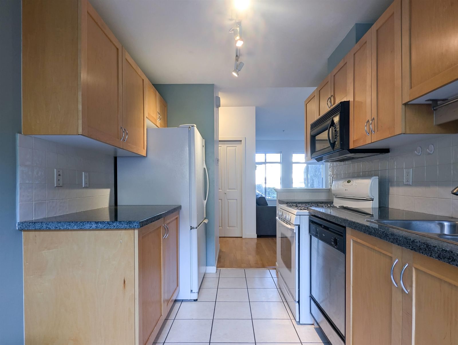Listing Image 13