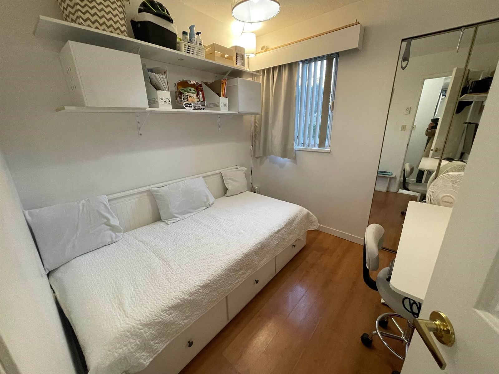 Listing Image 12
