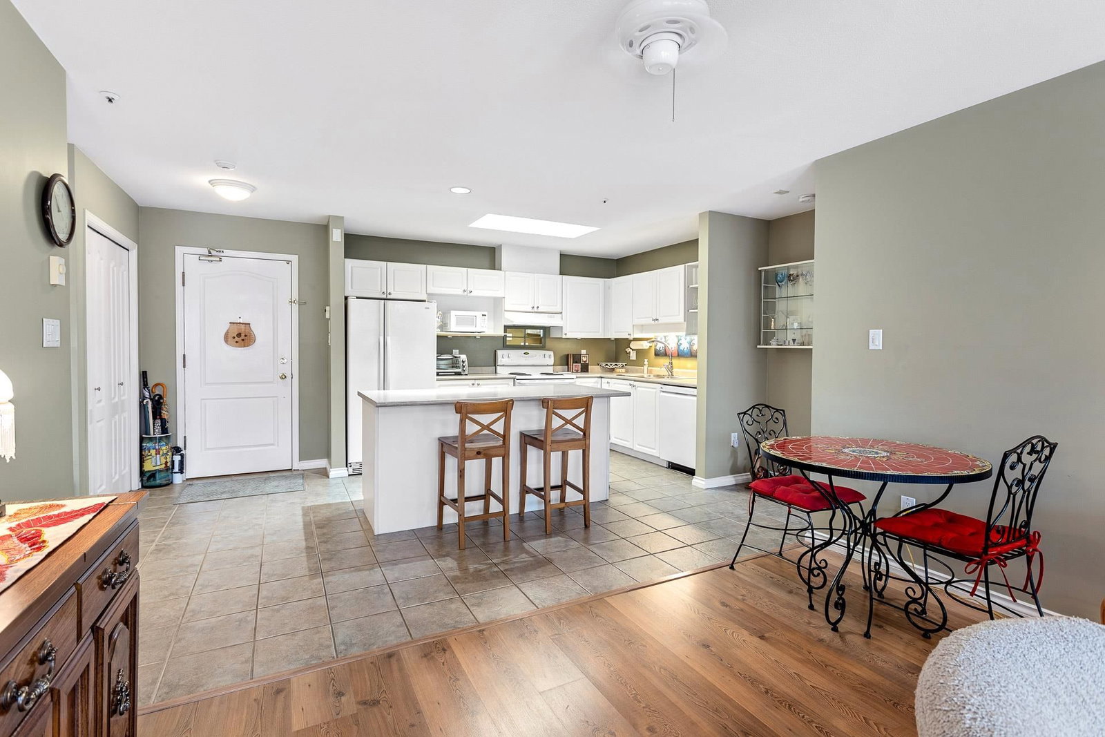 Listing Image 13