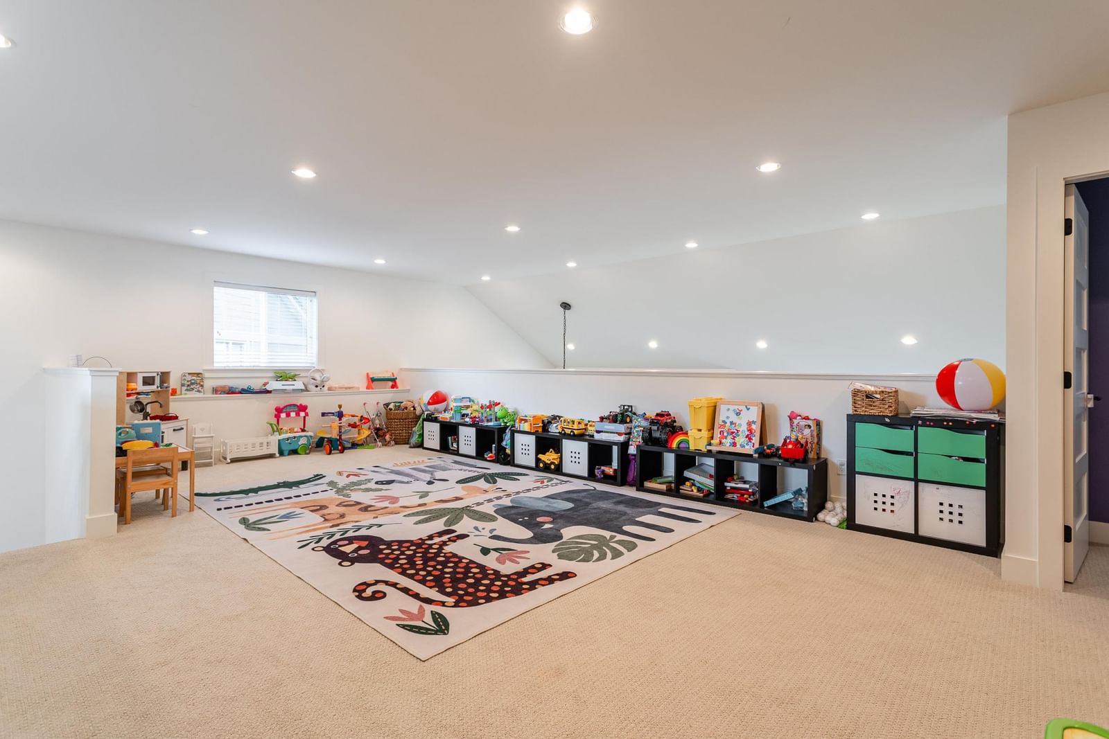Listing Image 17