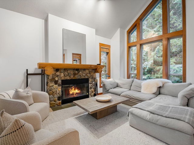 1 - 4668 Blackcomb Way