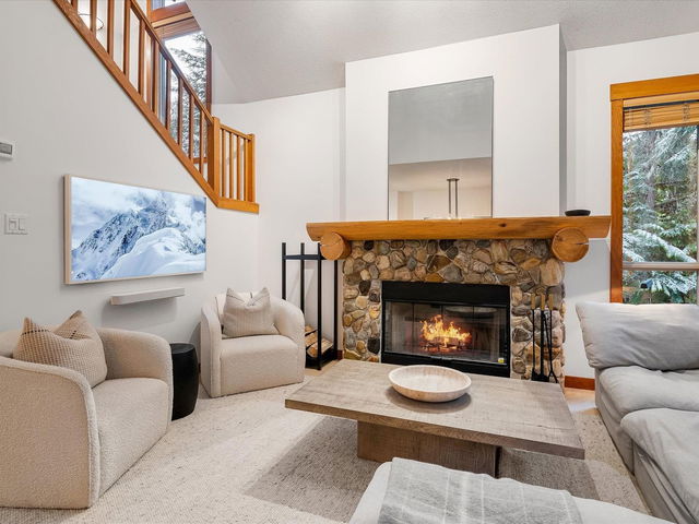 1 - 4668 Blackcomb Way