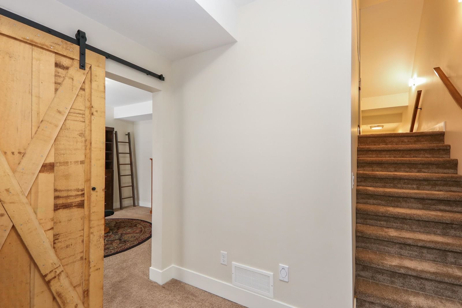 Listing Image 17
