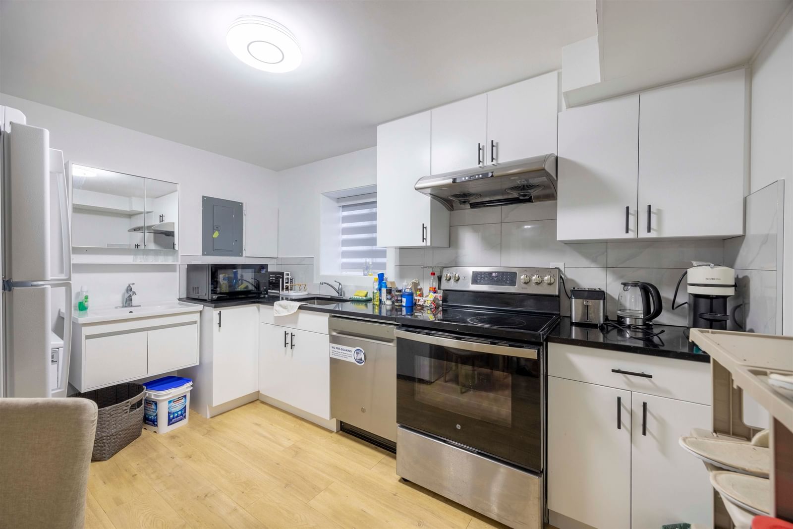 Listing Image 13