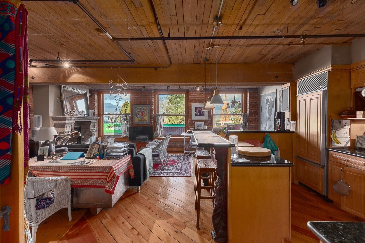 Listing Image 10