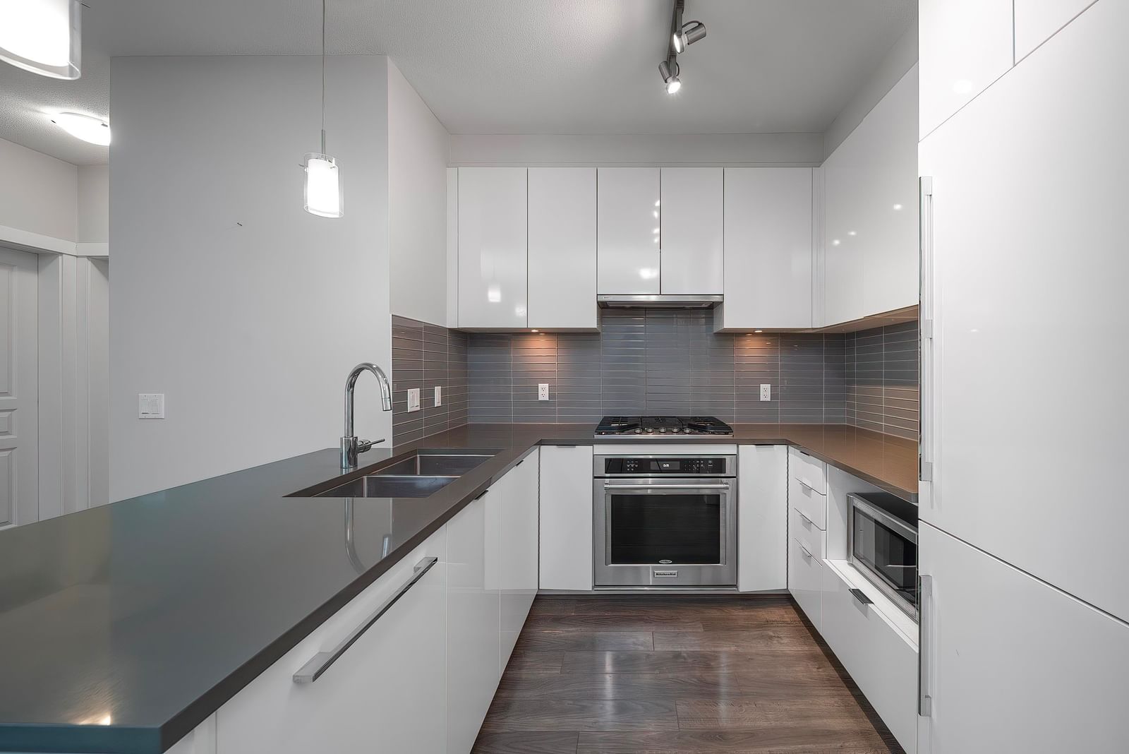 Listing Image 18