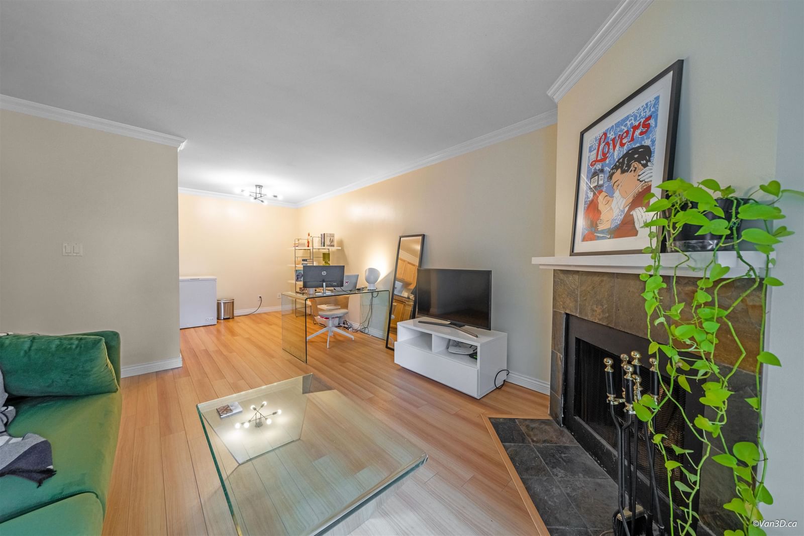 Listing Image 6
