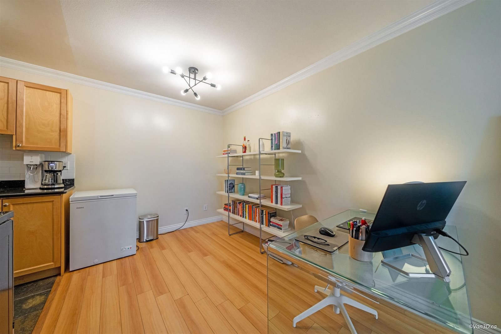 Listing Image 8