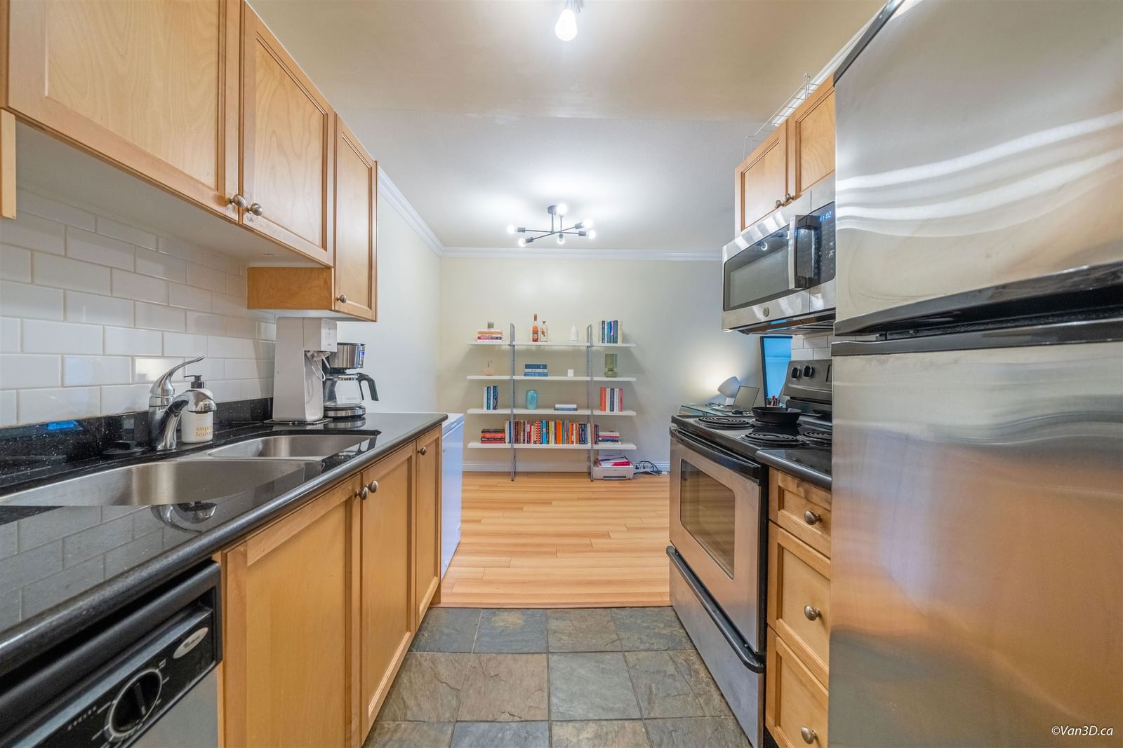 Listing Image 9