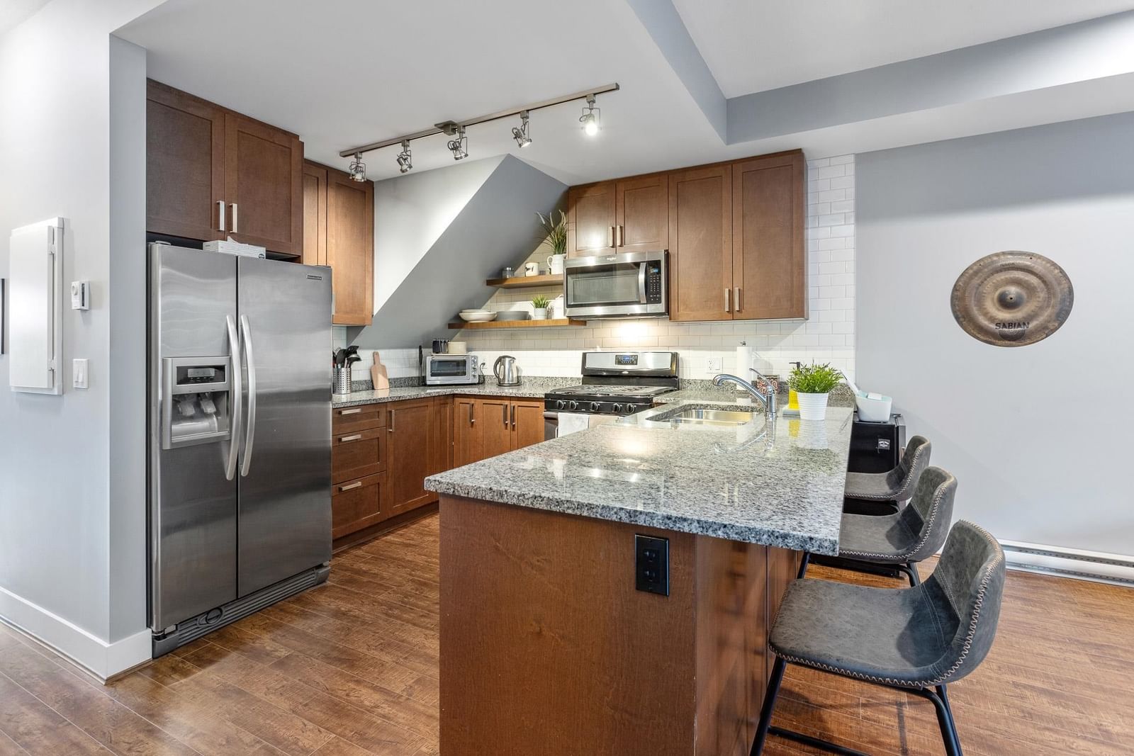 Listing Image 15