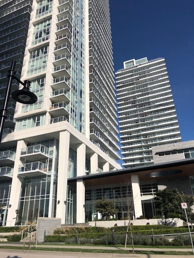 1909 - 657 Whiting Way