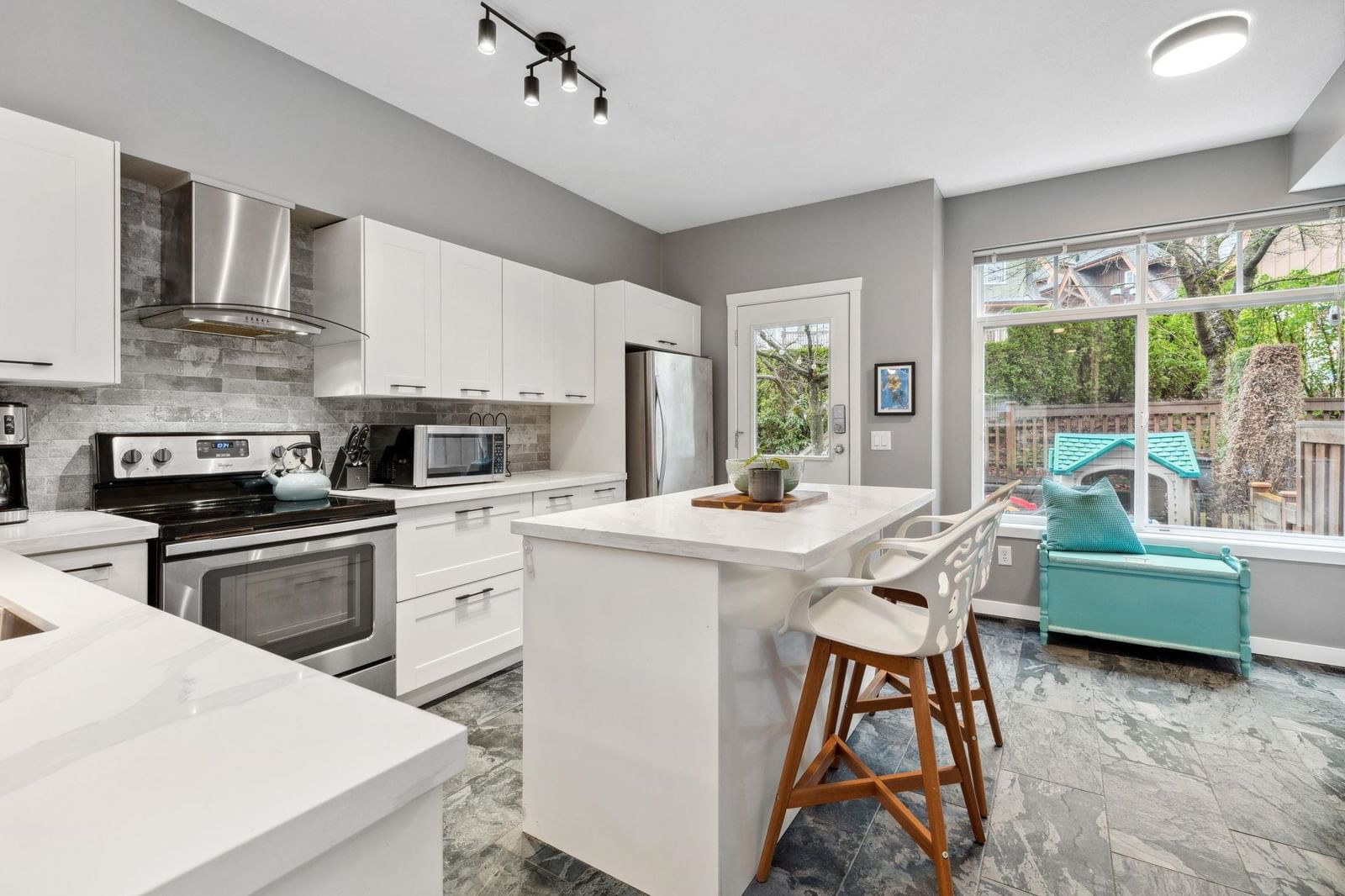 Listing Image 15