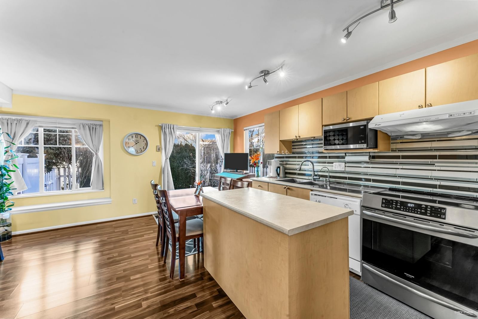 Listing Image 13