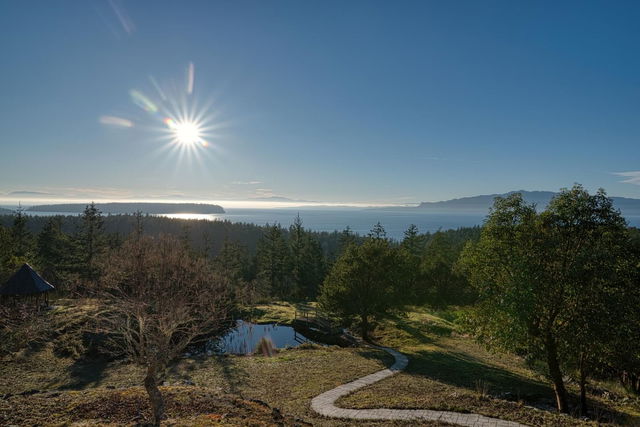 10339 Sunshine Coast Highway
